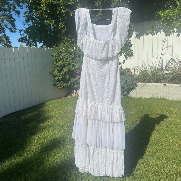 Country White Lace Off Shoulder Maxi Dress - Picture 2 of 13
